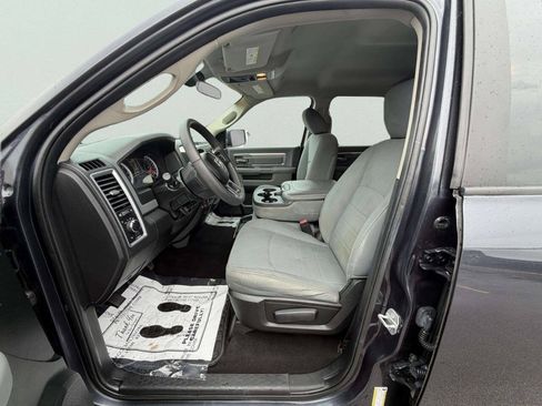Used 2018 RAM 1500 Classic SLT AWD/4WD image 19