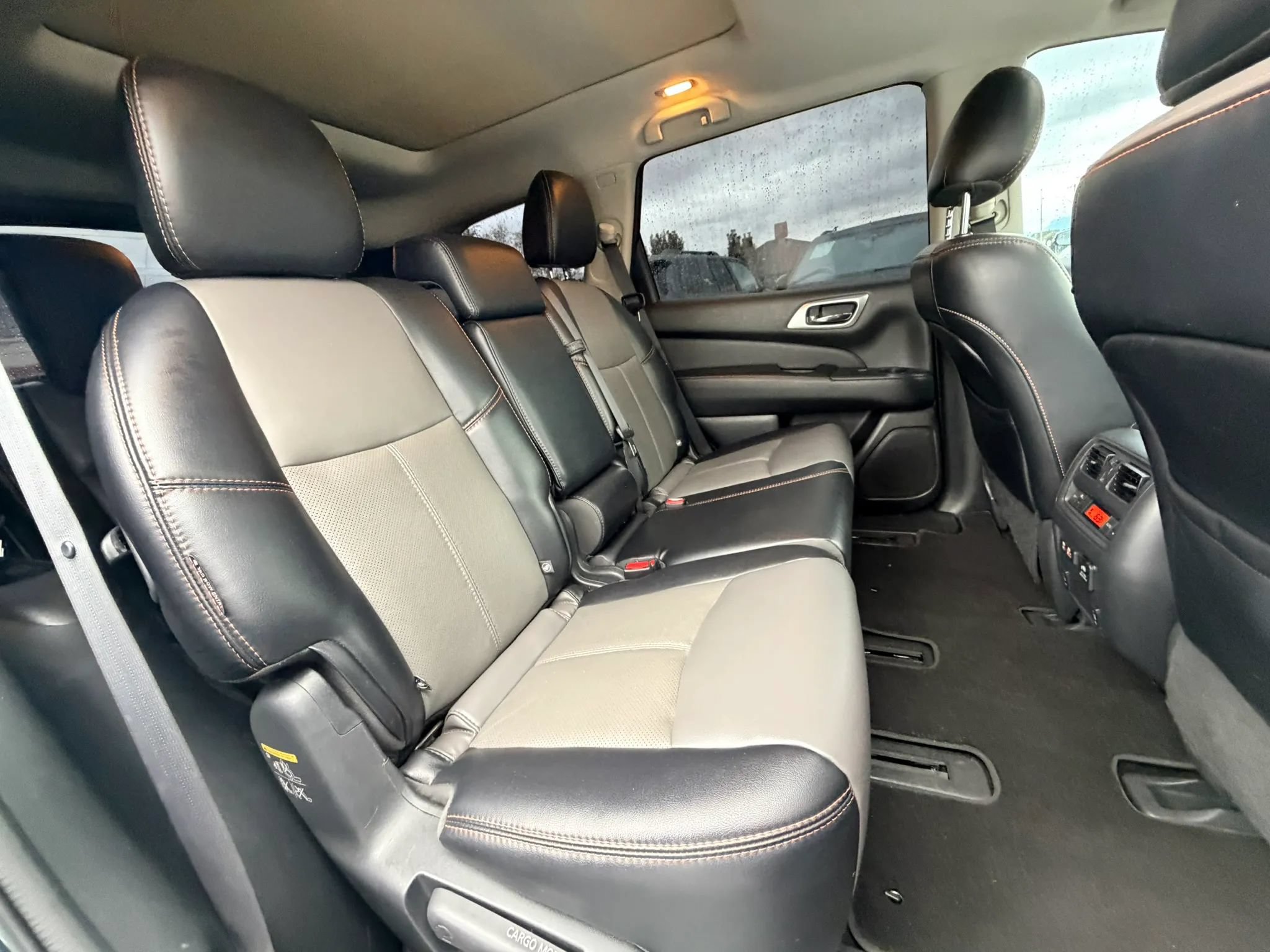 Used 2020 Nissan Pathfinder SL AWD/4WD image 23