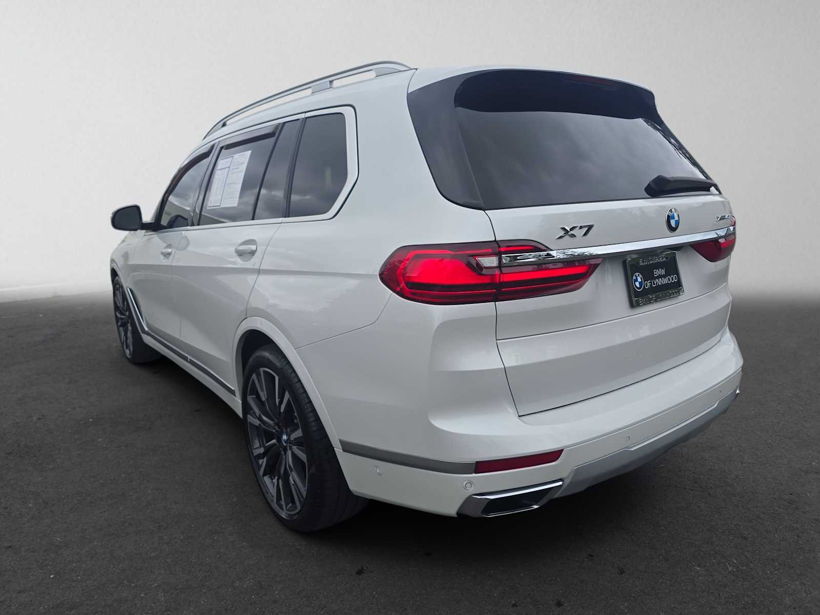 Used 2022 BMW X7 xDrive40i w/ Executive Package AWD/4WD image 5