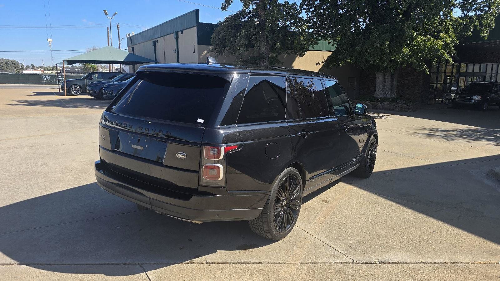 Used 2020 Land Rover Range Rover Long Wheelbase HSE AWD/4WD image 4