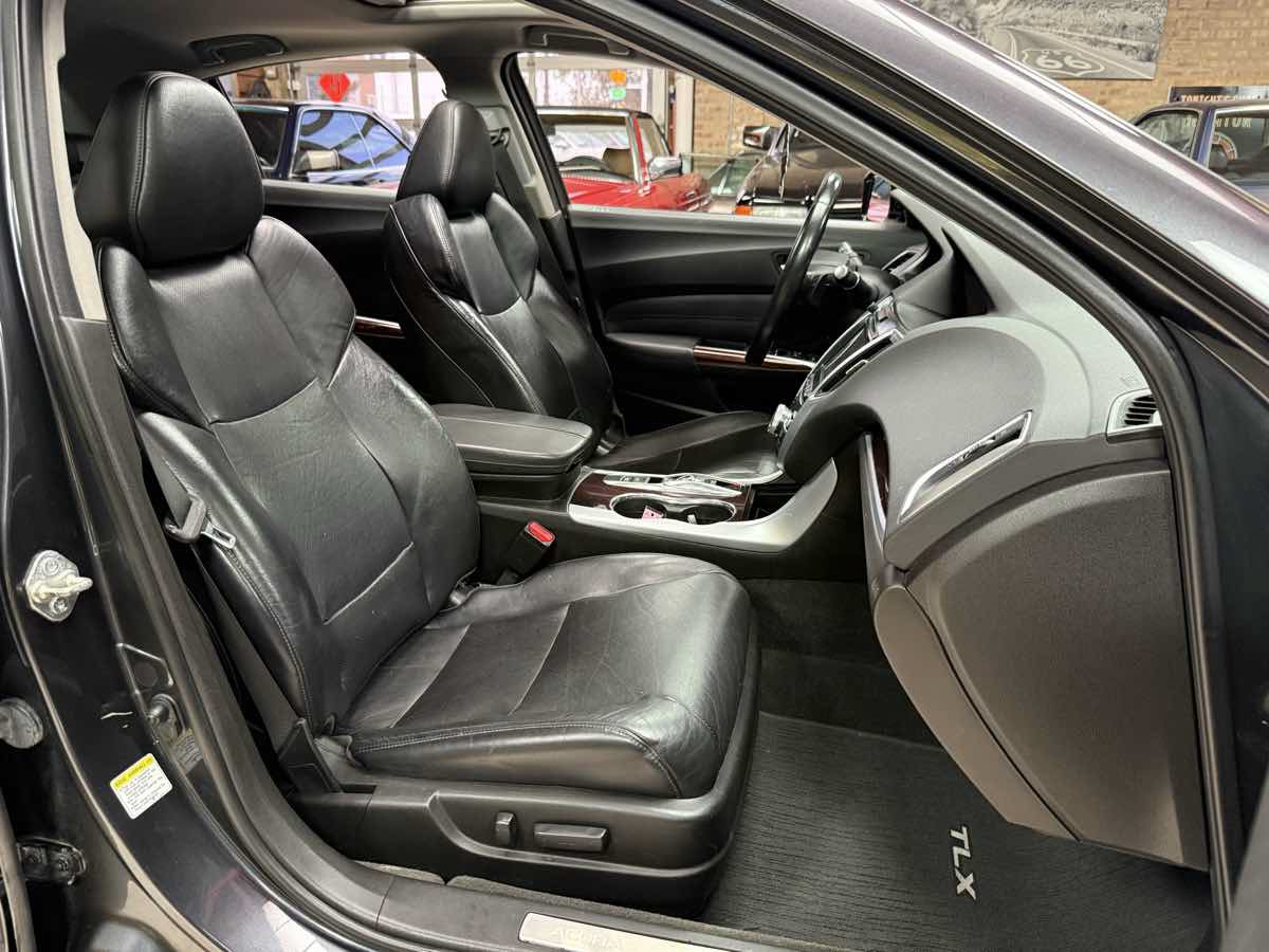 Used 2016 Acura TLX w/ Technology Package FWD image 26