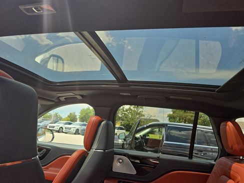 New 2025 Lincoln Aviator Reserve w/ Equipment Group 201A image 35