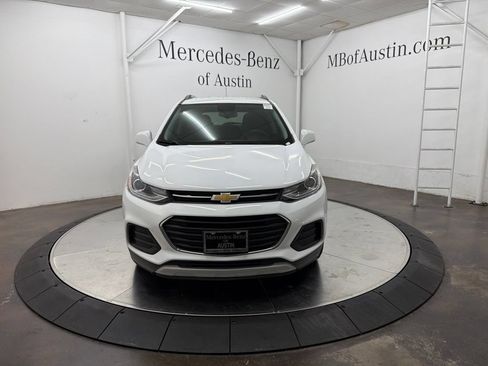 Used 2019 Chevrolet Trax LT FWD image 2