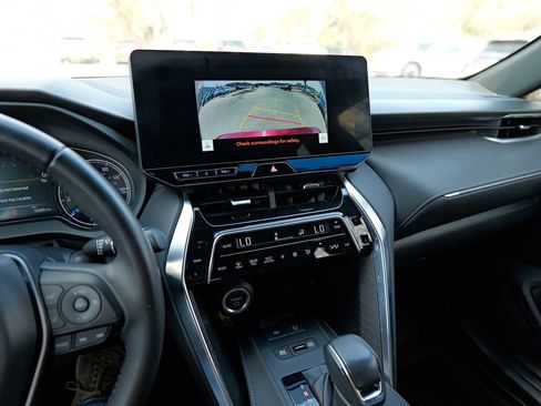 Used 2023 Toyota Venza Nightshade image 16