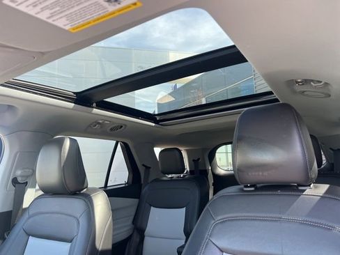 Used 2023 Ford Explorer XLT w/ Equipment Group 202A image 25