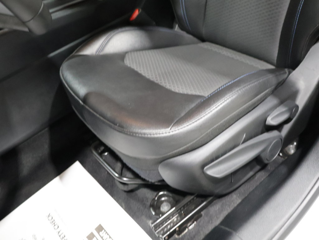 Used 2025 Jeep Compass Latitude AWD/4WD image 12