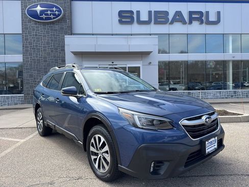 Used 2022 Subaru Outback Premium image 1
