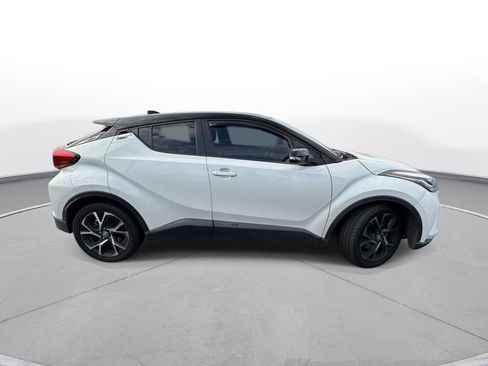 Used 2020 Toyota C-HR XLE image 5
