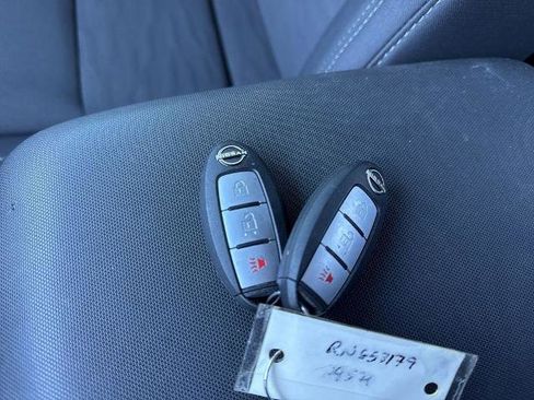 Certified 2024 Nissan Frontier SV w/ Technology Package image 29