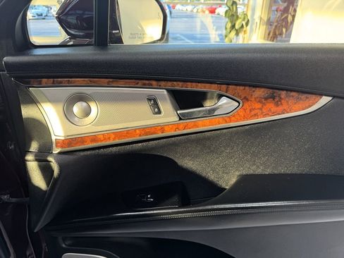 Used 2017 Lincoln MKX Reserve w/ Luxury Package image 15