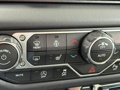 New 2025 Jeep Gladiator Mojave w/ Safety Group AWD/4WD image 36
