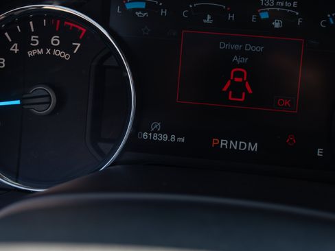 Used 2019 Ford F150 Lariat w/ Trailer Tow Package AWD/4WD image 3
