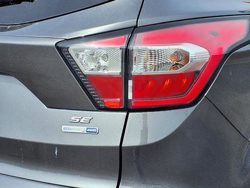 Used 2018 Ford Escape SE w/ SE Sync 3 Package image 27