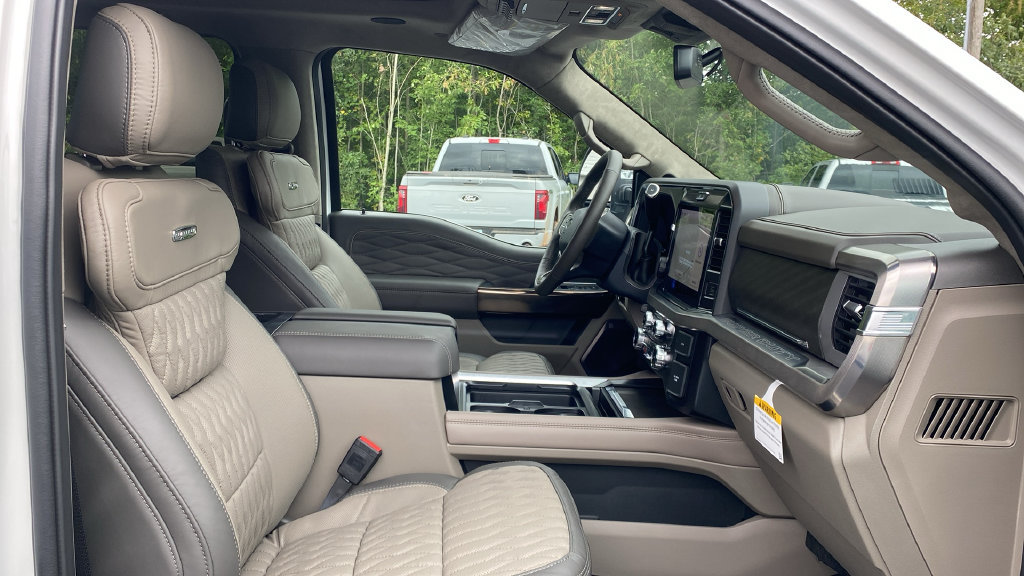 New 2027 Ford F250 Platinum w/ Platinum Plus Package AWD/4WD image 12