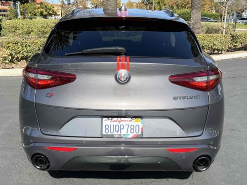 Used 2020 Alfa Romeo Stelvio Ti w/ Nero Edizione image 18