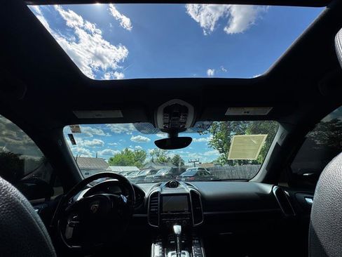 Used 2014 Porsche Cayenne image 39