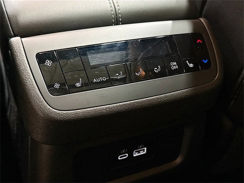 Used 2024 Nissan Pathfinder SL w/ SL Premium Package image 28