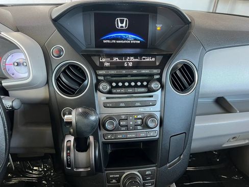 Used 2014 Honda Pilot Touring image 16