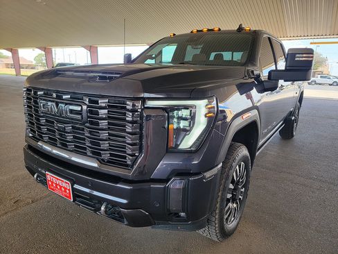 Used 2024 GMC Sierra 2500 Denali Ultimate w/ Max Trailering Package AWD/4WD image 3
