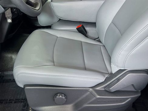 New 2025 Ford F350 XL w/ XL Chrome Package image 19