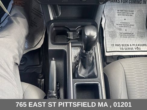 Used 2018 Toyota Tacoma SR5 AWD/4WD image 17