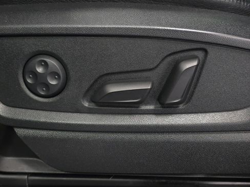 Used 2018 Audi Q5 2.0T Premium Plus w/ Premium Plus Package image 39