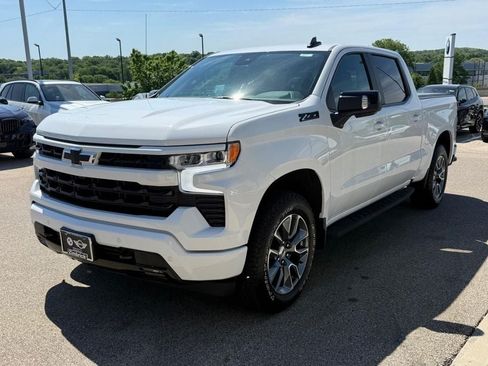 Used 2026 Chevrolet Silverado 1500 RST AWD/4WD image 8