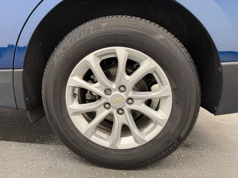 Used 2020 Chevrolet Equinox LT w/ Driver Convenience Package AWD/4WD image 19