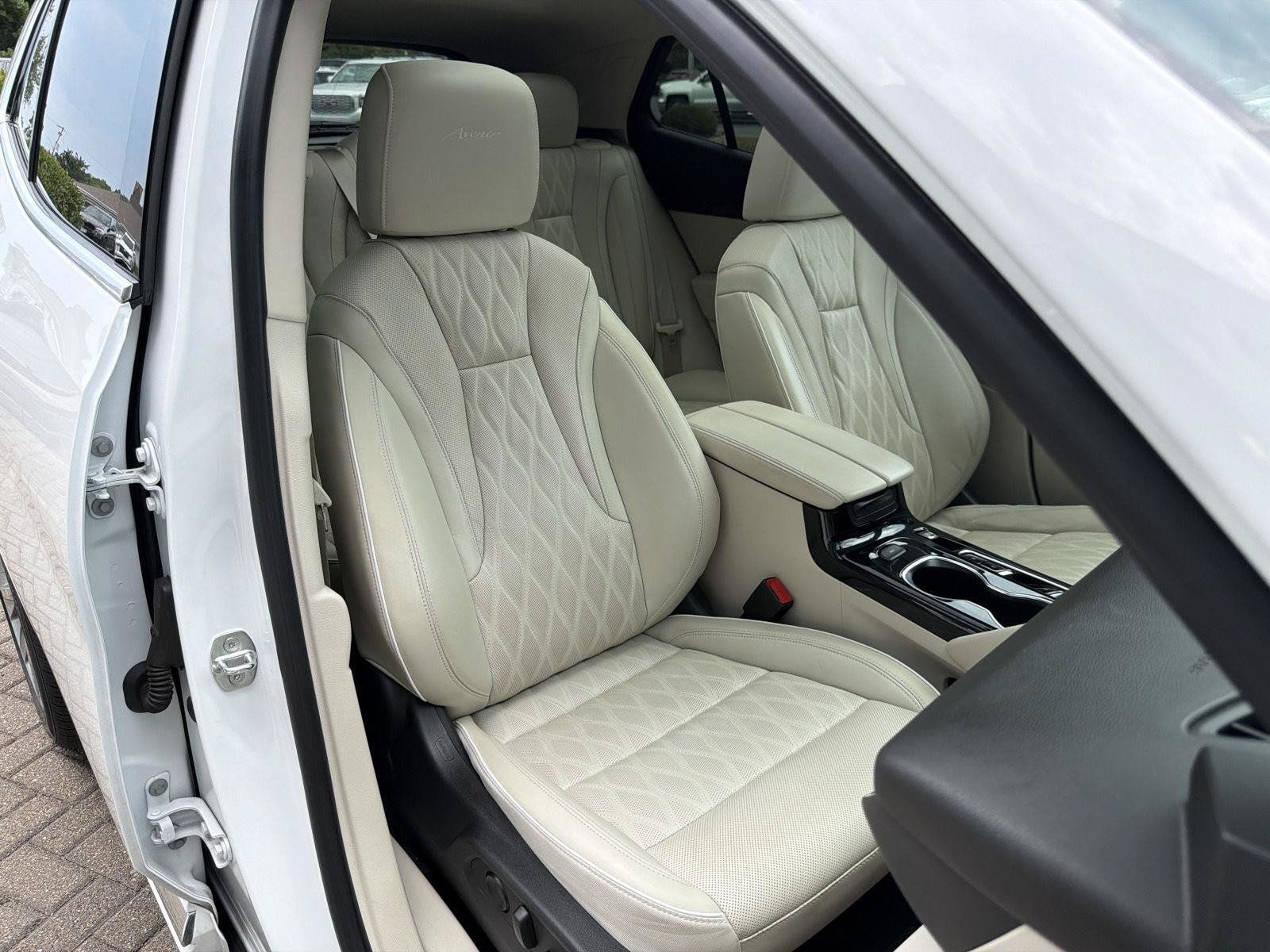 Used 2021 Buick Envision Avenir AWD/4WD image 38