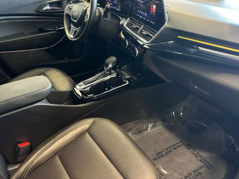 Used 2024 Chevrolet Trax ACTIV w/ Sunroof Package FWD image 19