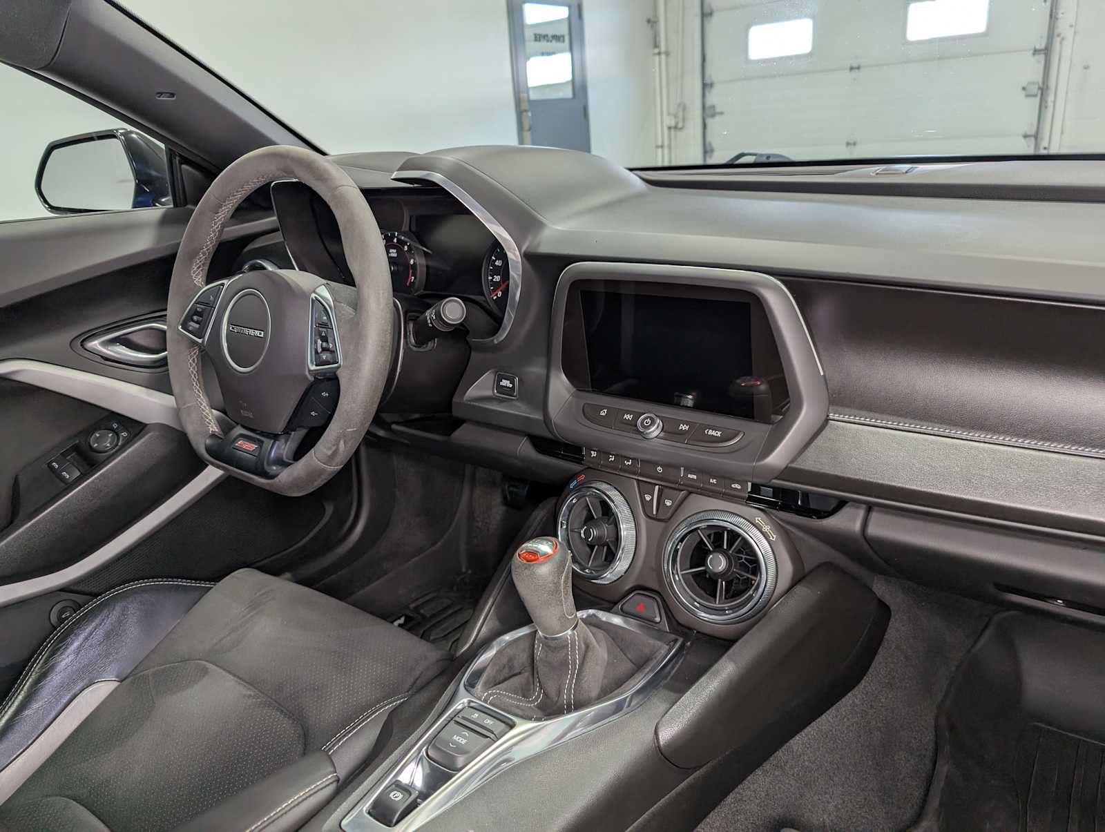 Used 2018 Chevrolet Camaro SS RWD image 37