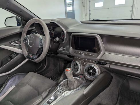 Used 2018 Chevrolet Camaro SS RWD image 37