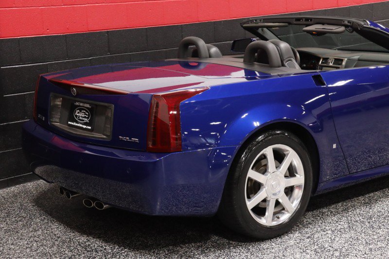 Used 2006 Cadillac XLR RWD image 9