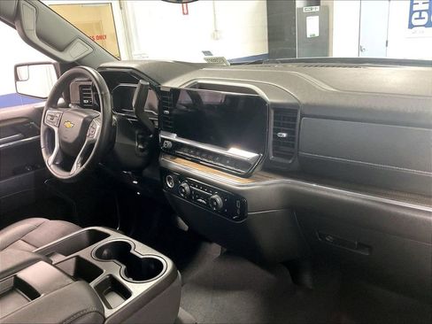 Used 2023 Chevrolet Silverado 1500 LT AWD/4WD image 14