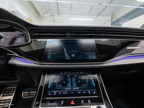 Used 2021 Audi SQ8 Prestige image 45