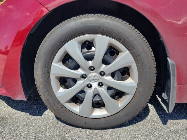 Used 2026 Toyota Corolla LE FWD image 3