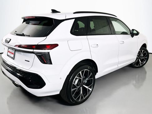 New 2026 Audi Q3 quattro 2.0T AWD/4WD image 13