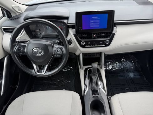 Used 2023 Toyota Corolla Cross LE w/ Moonroof Package AWD/4WD image 10