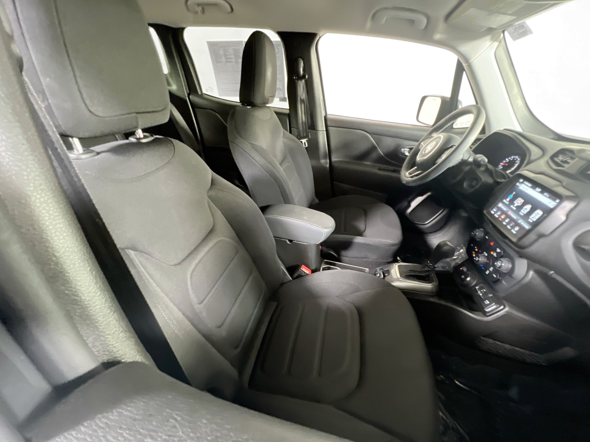 Used 2022 Jeep Renegade Latitude AWD/4WD image 26