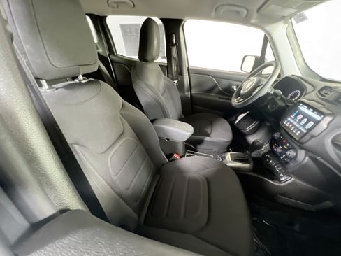 Used 2022 Jeep Renegade Latitude AWD/4WD image 26