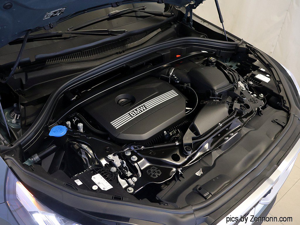 Certified 2025 BMW X2 xDrive28i AWD/4WD image 39