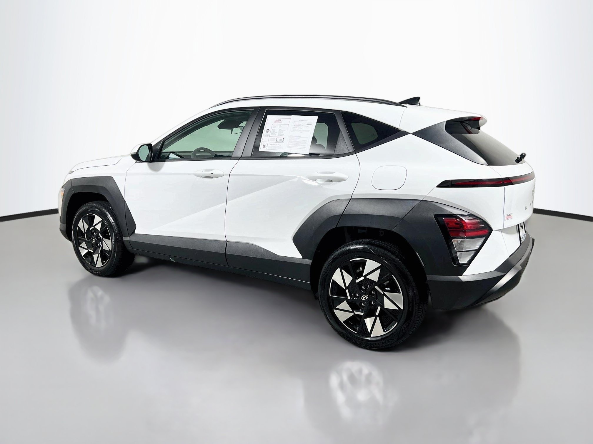 Used 2025 Hyundai Kona SEL AWD/4WD image 8