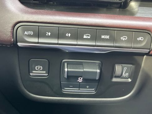 Used 2021 Cadillac Escalade ESV Sport Platinum w/ LPO, ONYX Package image 34