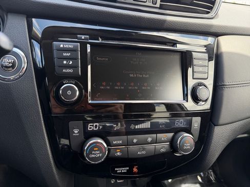 Used 2019 Nissan Rogue SL AWD/4WD image 33
