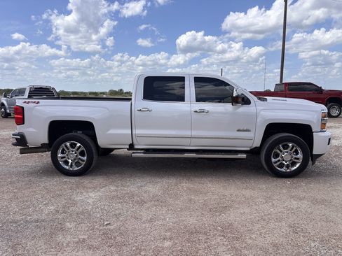 Used 2019 Chevrolet Silverado 2500 High Country w/ Duramax Plus Package AWD/4WD image 7