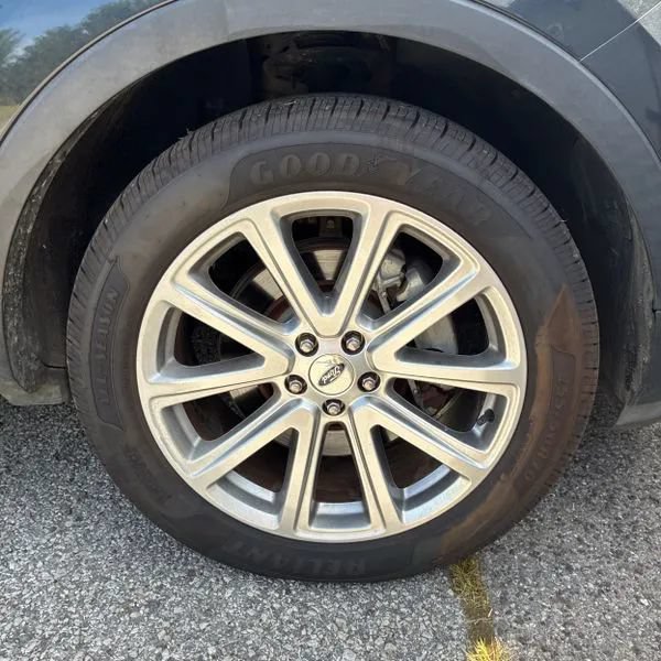 Used 2017 Ford Explorer Limited w/ Equipment Group 301A FWD image 19