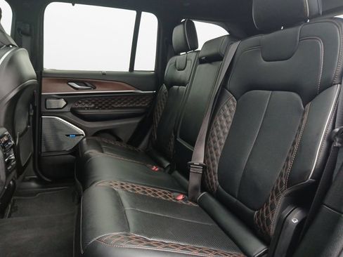Used 2022 Jeep Grand Cherokee Summit w/ Luxury Tech Group V AWD/4WD image 22