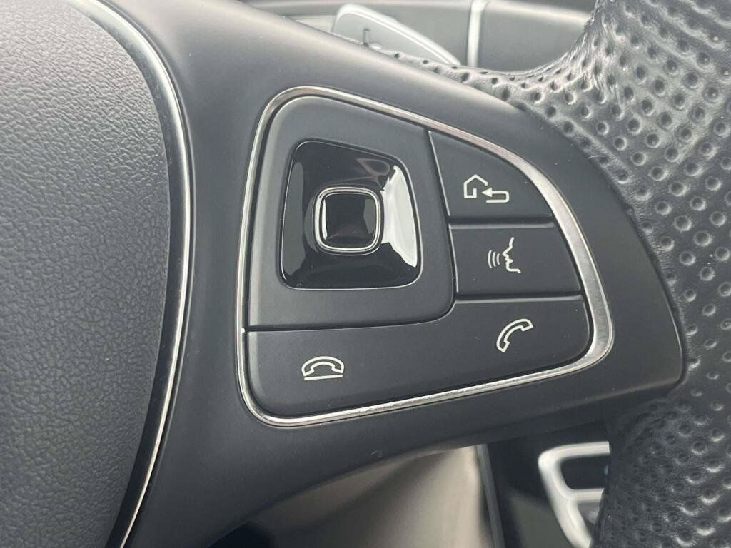 Used 2018 Mercedes-Benz E 400 4MATIC Sedan image 32