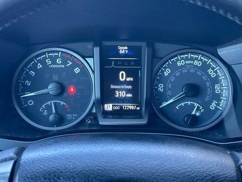 Used 2021 Toyota Tacoma TRD Sport w/ Technology Package image 26