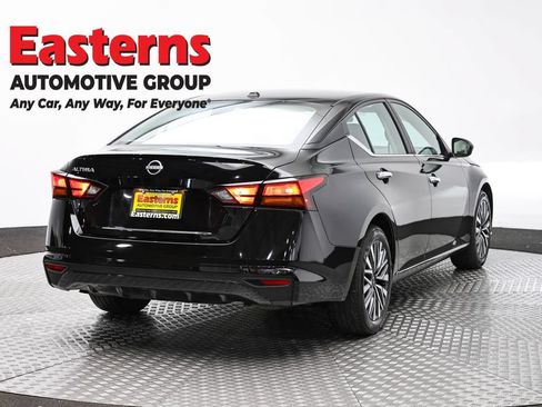 Used 2025 Nissan Altima 2.5 SV FWD image 5